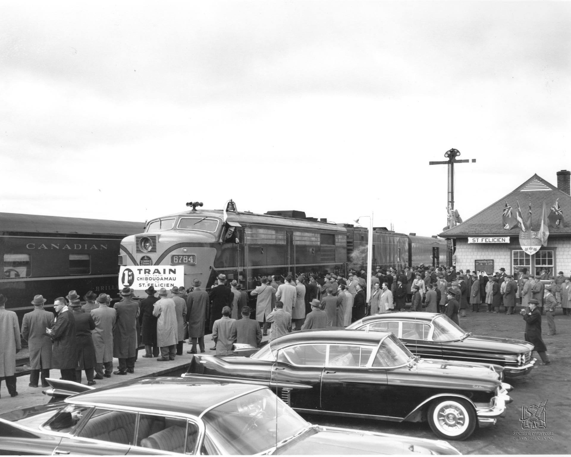 Train reliant Saint-Félicien à Chibougamau (crédit photo - Société d'histoire de Saint-Félicien)
