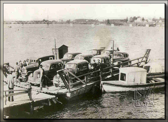 Traversier reliant les deux rives de la rivière Ashupmushuan (crédit photo - Société d'histoire de Saint-Félicien)